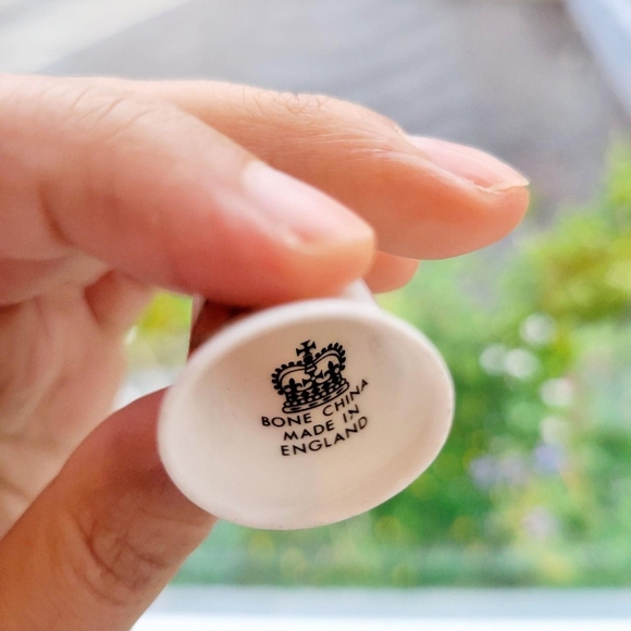 Vintage Prince Phillip Duke of Edinburgh Royal Family Fine Bone China Thimble - Picture 8 of 8